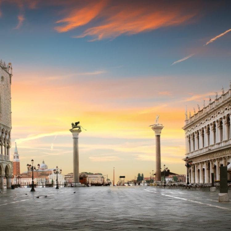 Best of Venice: Walking tour with Gondola ride, St. Mark's Basilica and Doge’s Palace