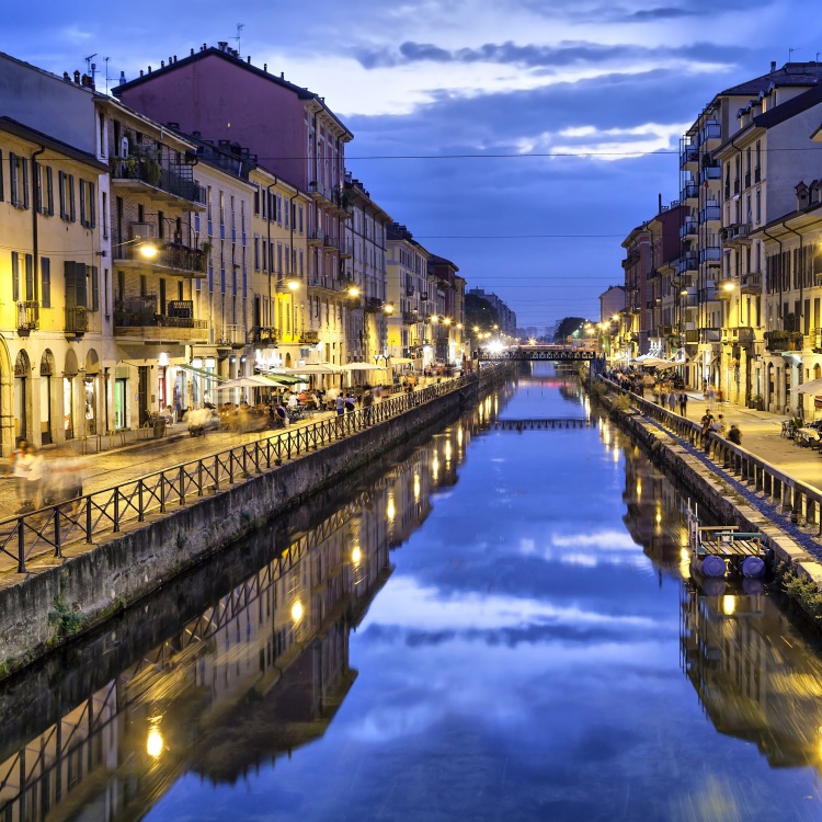 Wine & Appetizers On The Ancient Canals of Milan
