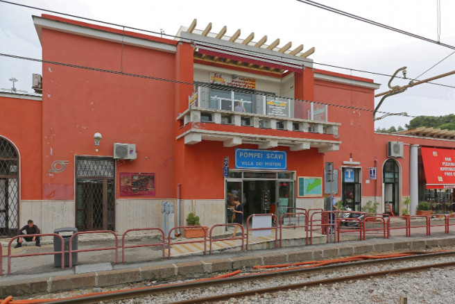 Pompeii Station