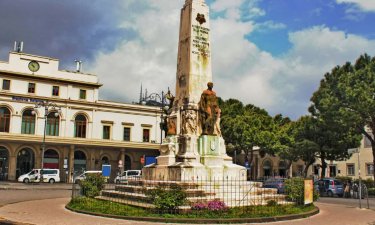 Salerno Train Station Guide